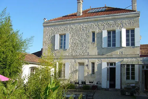 基提涅昂布里耶特旅馆 3*